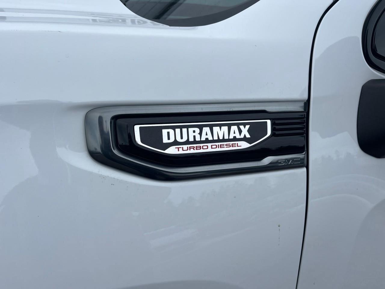 2025 GMC Sierra 1500 AT4AT4, DURAMAX 3.0L, 4X4, LEATHER, ALLOYS, LOW KM Photo