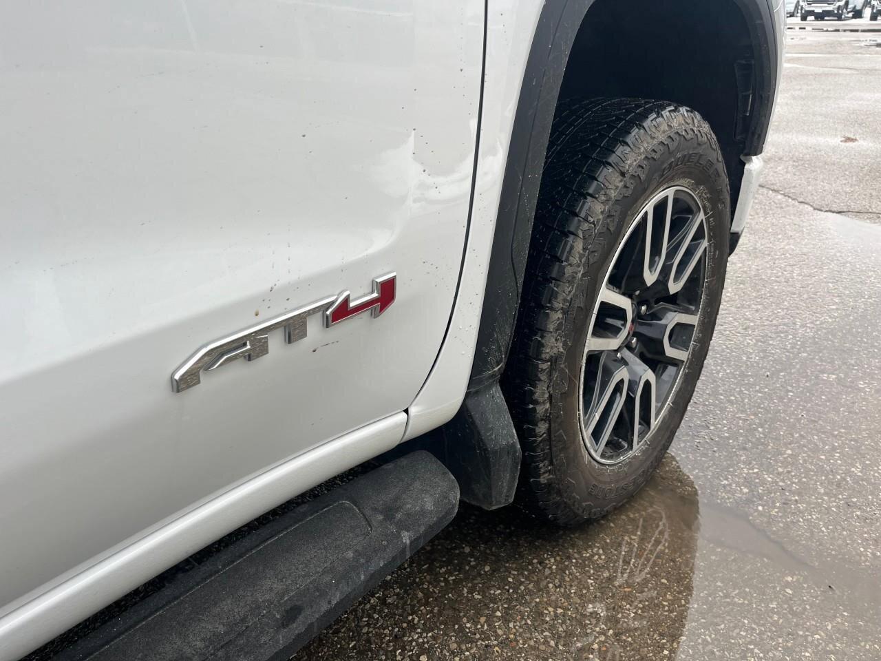 2025 GMC Sierra 1500 AT4AT4, DURAMAX 3.0L, 4X4, LEATHER, ALLOYS, LOW KM Photo