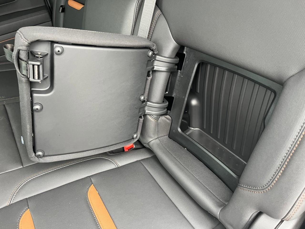 2025 GMC Sierra 1500 AT4AT4, DURAMAX 3.0L, 4X4, LEATHER, ALLOYS, LOW KM Photo