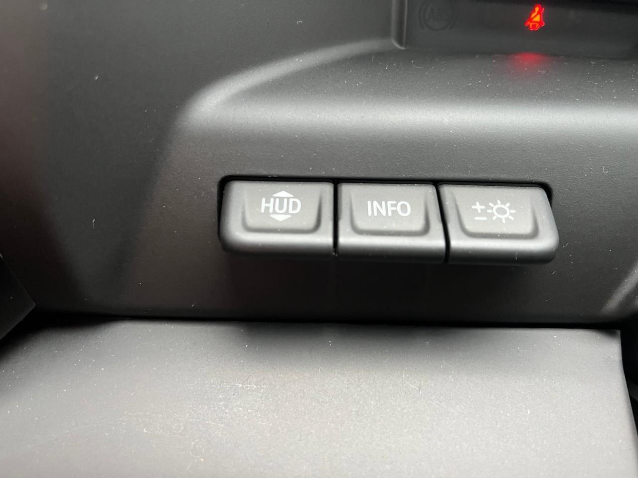 2025 GMC Sierra 1500 AT4AT4, DURAMAX 3.0L, 4X4, LEATHER, ALLOYS, LOW KM Photo