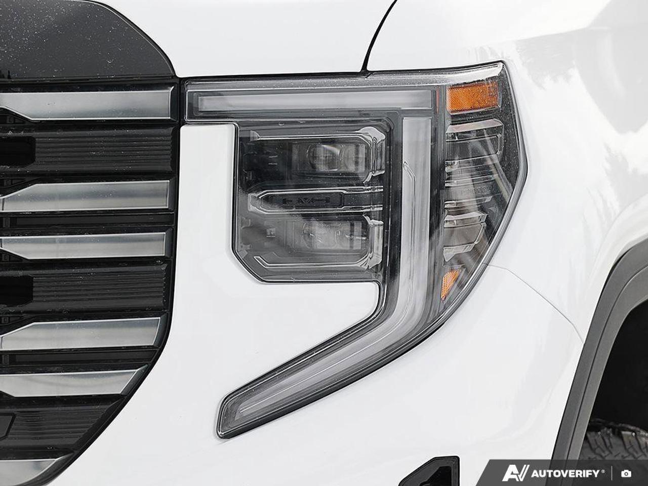 2025 GMC Sierra 1500 AT4AT4, DURAMAX 3.0L, 4X4, LEATHER, ALLOYS, LOW KM Photo