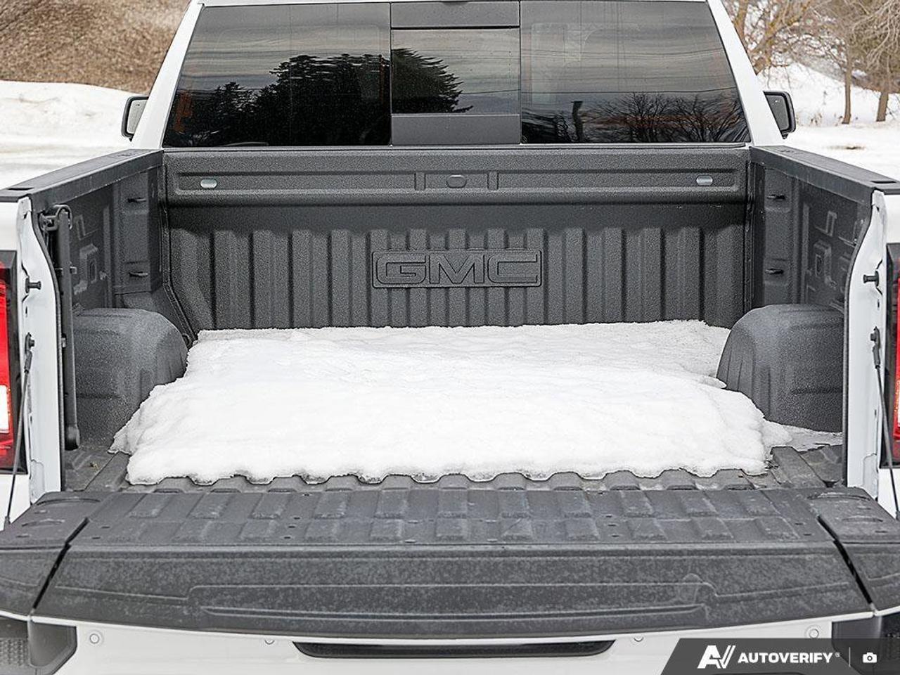 2025 GMC Sierra 1500 AT4AT4, DURAMAX 3.0L, 4X4, LEATHER, ALLOYS, LOW KM Photo