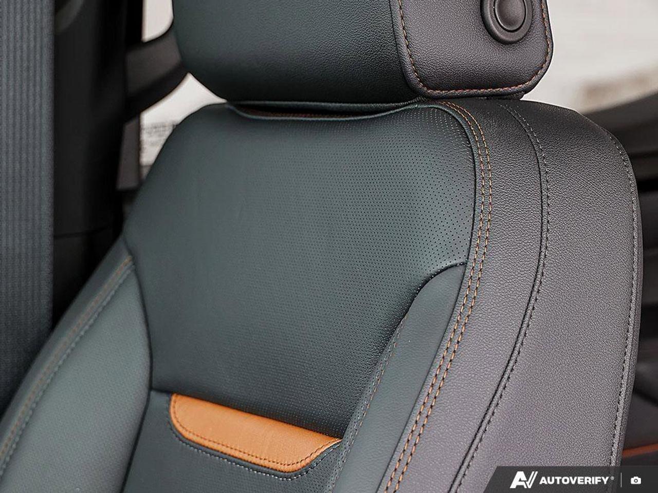 2025 GMC Sierra 1500 AT4AT4, DURAMAX 3.0L, 4X4, LEATHER, ALLOYS, LOW KM Photo