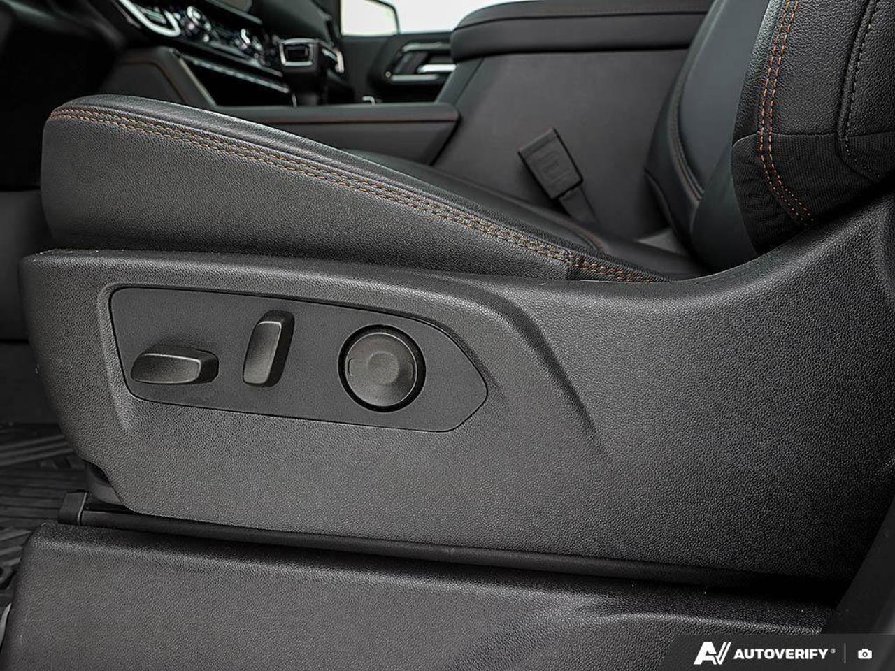 2025 GMC Sierra 1500 AT4AT4, DURAMAX 3.0L, 4X4, LEATHER, ALLOYS, LOW KM Photo