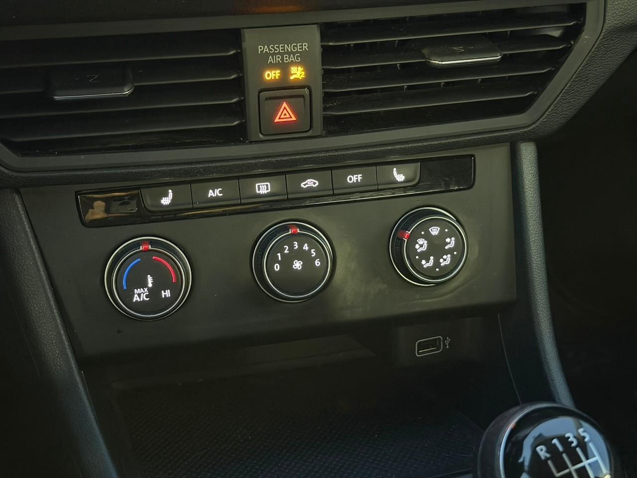 2019 Volkswagen Jetta Comfortline Manual Photo