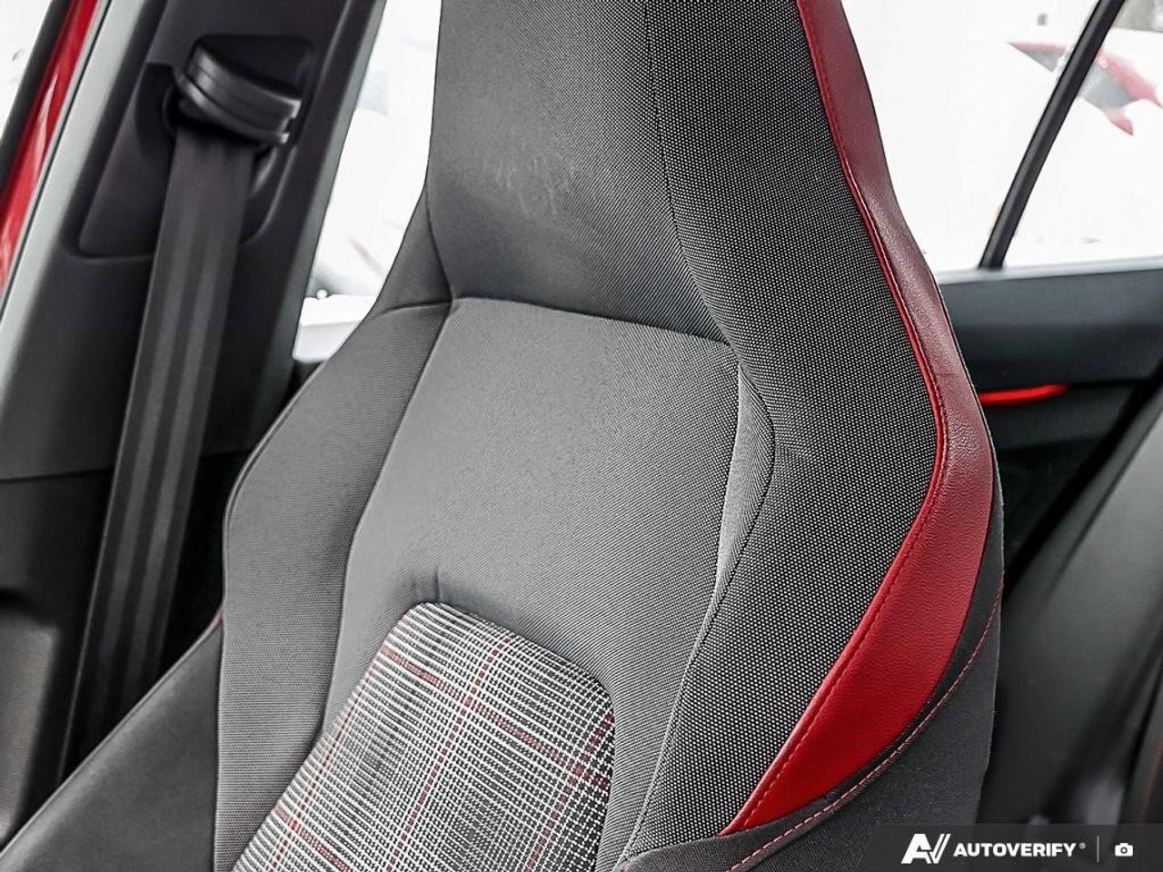 2022 Volkswagen Golf GTI PerformanceMANUAL, CLOTH PACK, SUNROOF, HARMON KAR Photo