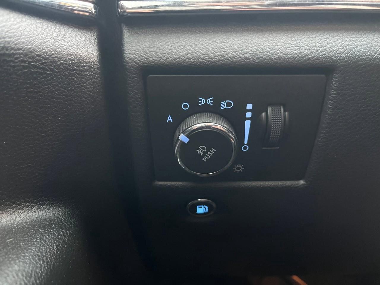 2017 Jeep Grand Cherokee SummitSUMMIT, 5.7L V8, AWD, LEATHER, ALLOYS, 1-OWN Photo