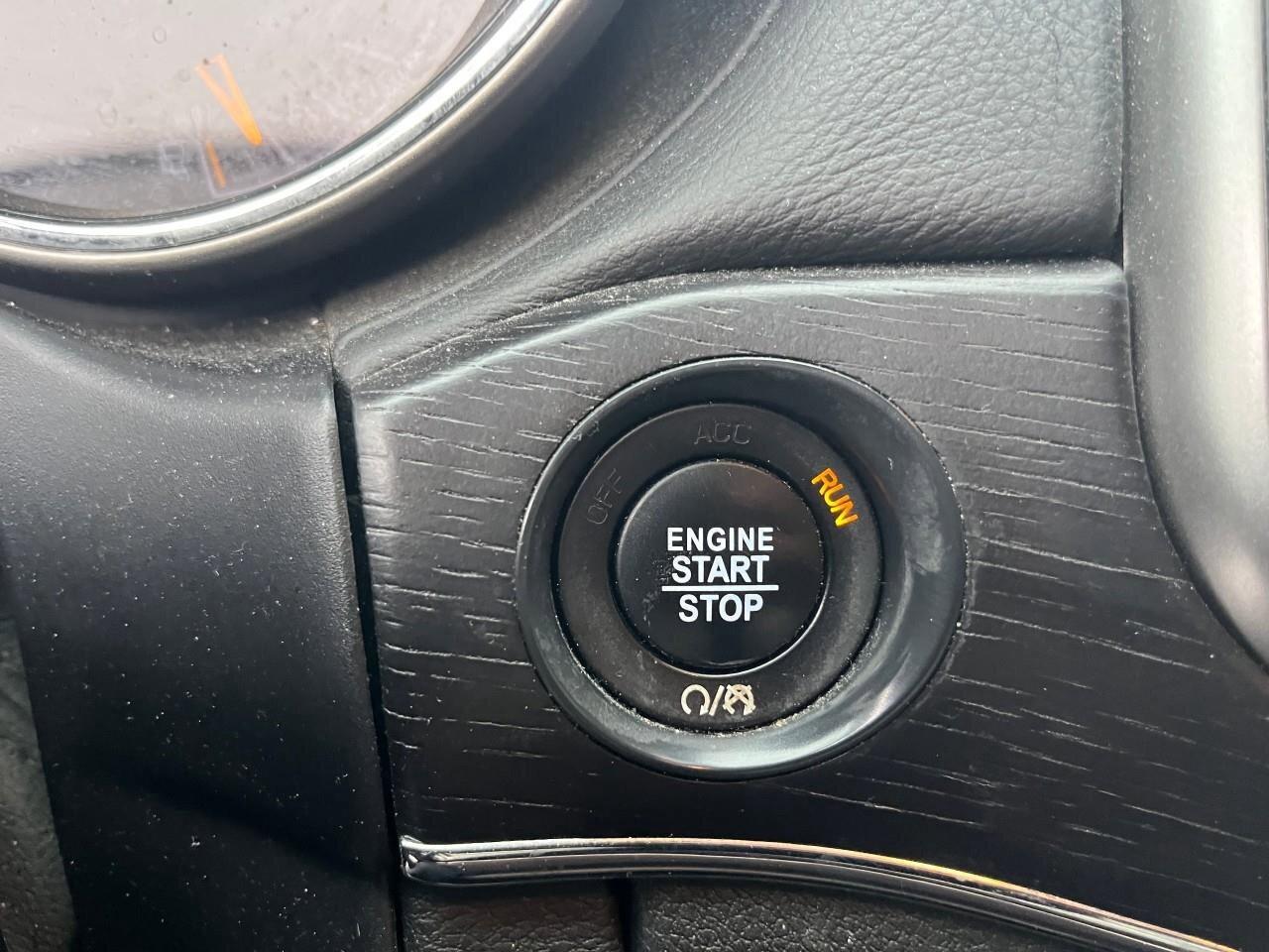 2017 Jeep Grand Cherokee SummitSUMMIT, 5.7L V8, AWD, LEATHER, ALLOYS, 1-OWN Photo