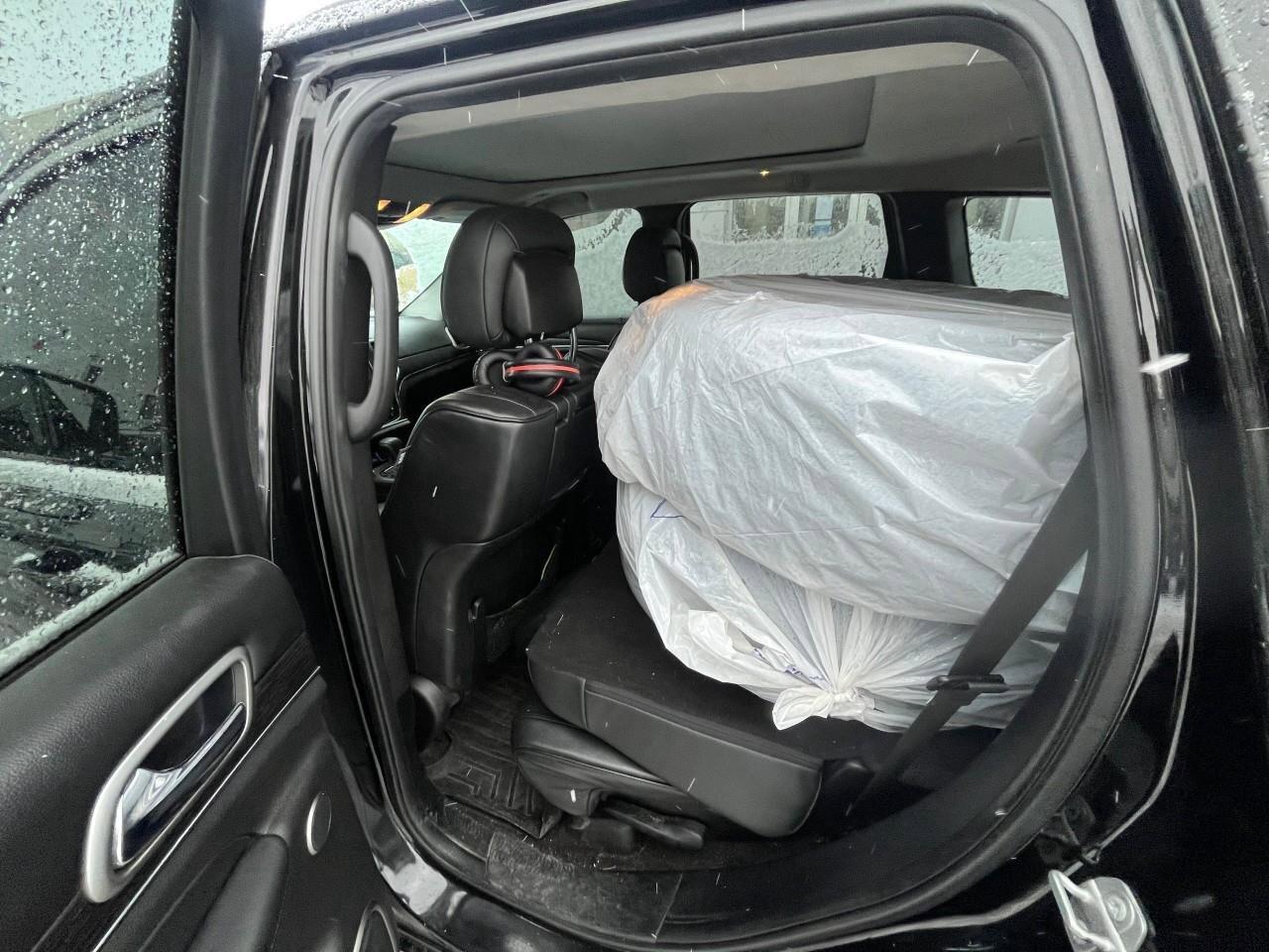 2017 Jeep Grand Cherokee SummitSUMMIT, 5.7L V8, AWD, LEATHER, ALLOYS, 1-OWN Photo