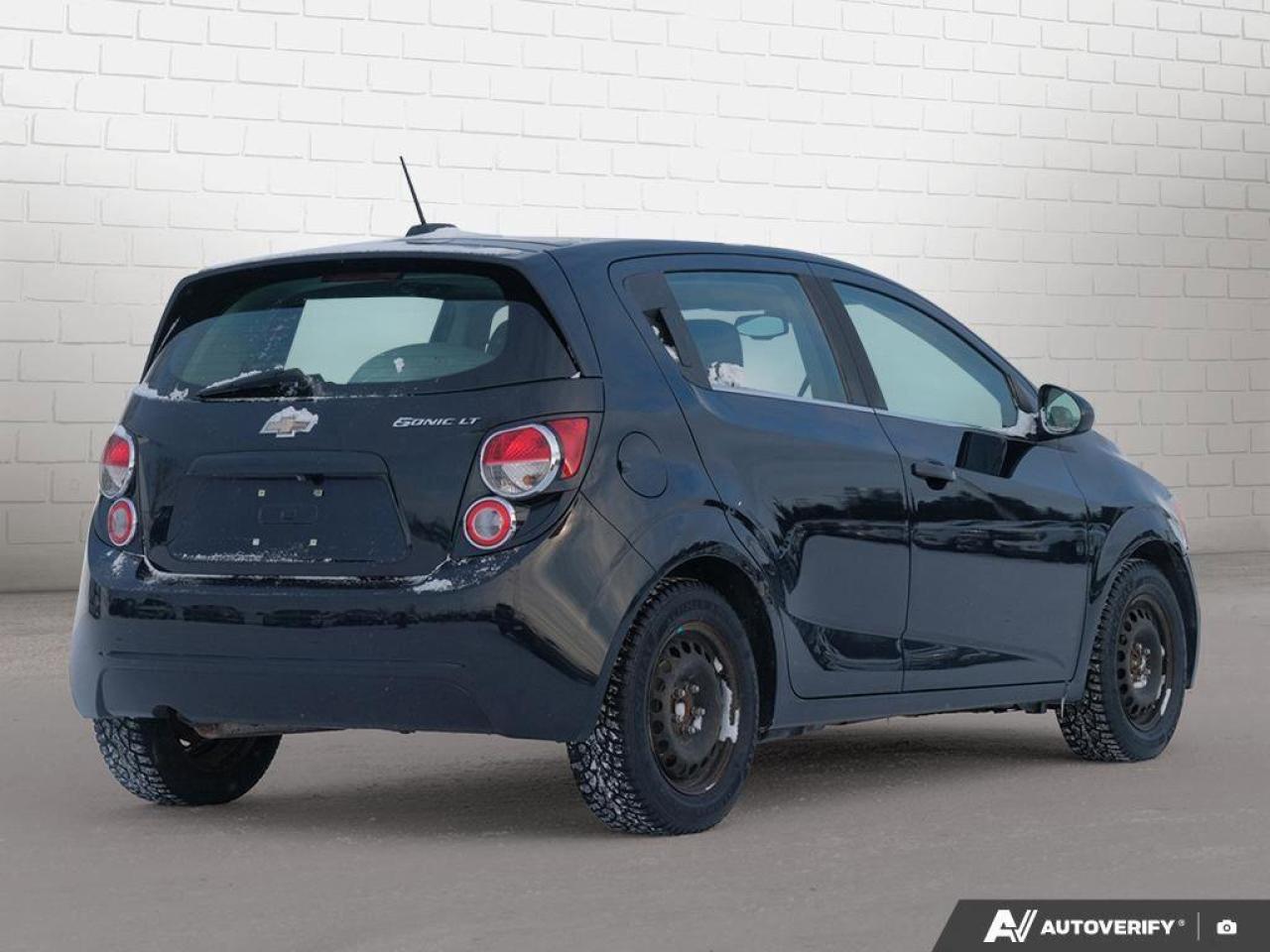 2015 Chevrolet Sonic LTHATCHBACK, LT, 1.8L, AUTOMATIC, FWD, CLOTH, AS-T Photo4