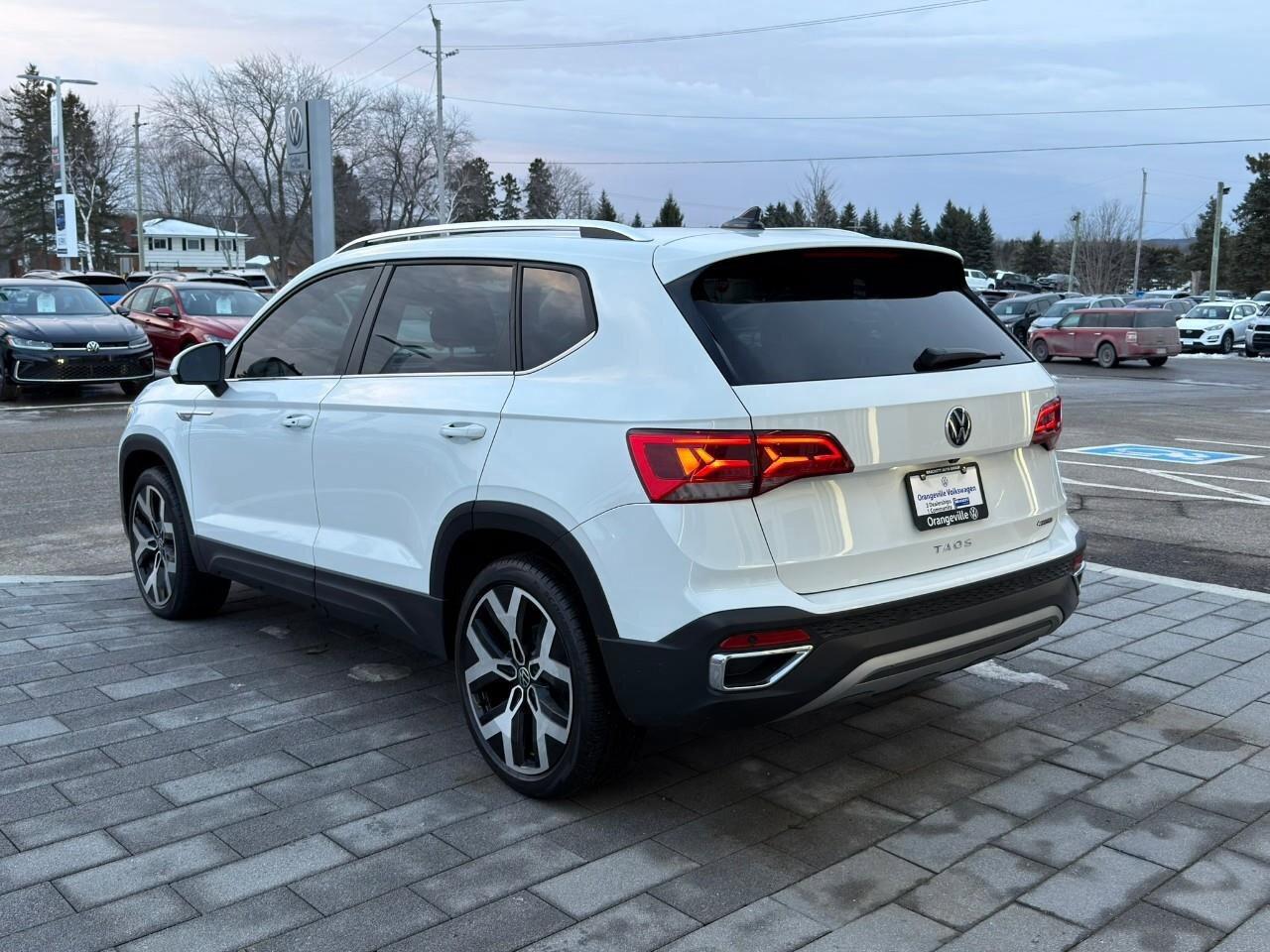 2023 Volkswagen Taos HighlineACCIDENT-FREE, AWD, 19 WHEEL PACK, HTD SEA Photo