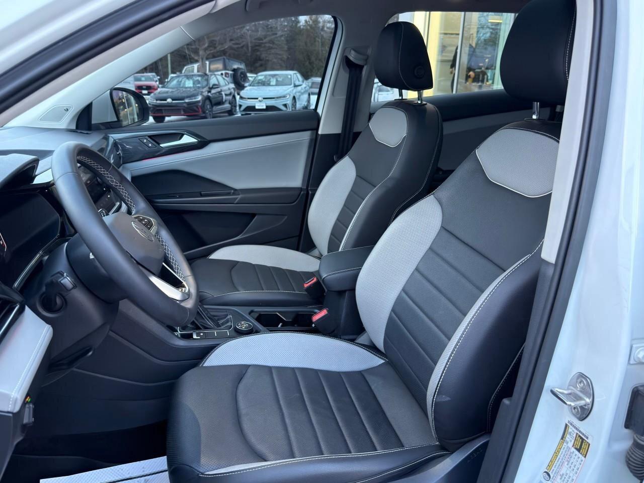 2023 Volkswagen Taos HighlineACCIDENT-FREE, AWD, 19 WHEEL PACK, HTD SEA Photo