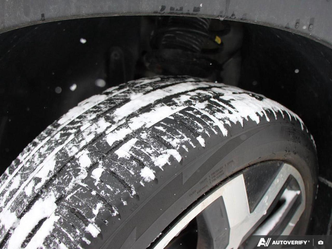 2023 Volkswagen Taos HighlineACCIDENT-FREE, AWD, 19 WHEEL PACK, HTD SEA Photo