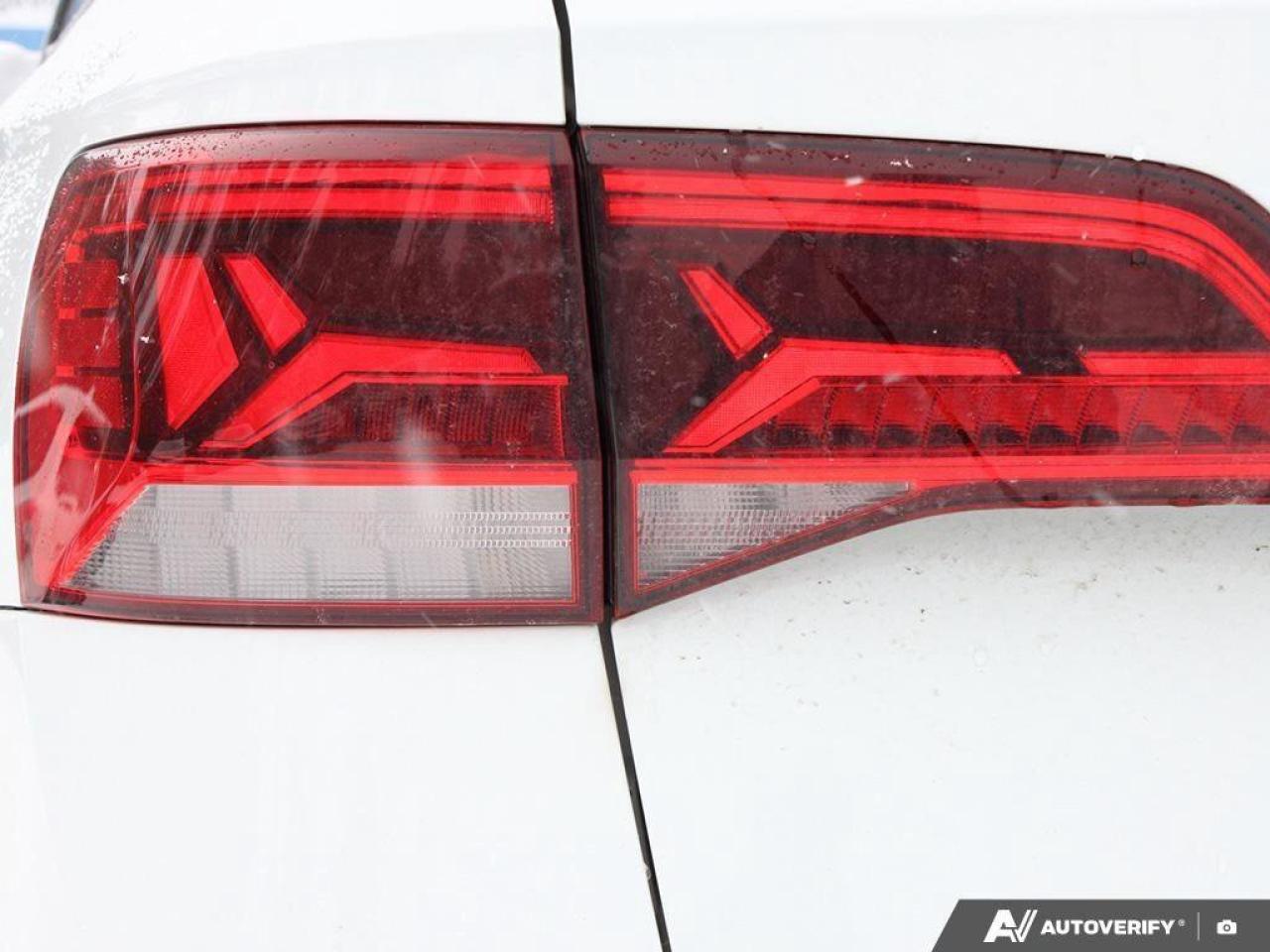 2023 Volkswagen Taos HighlineACCIDENT-FREE, AWD, 19 WHEEL PACK, HTD SEA Photo