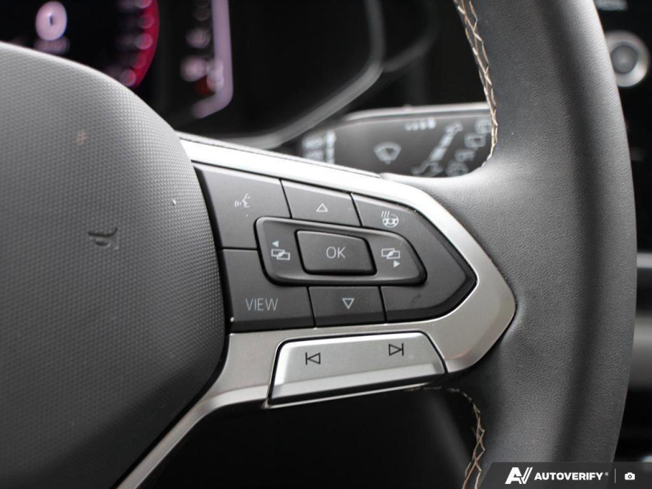 2023 Volkswagen Taos HighlineACCIDENT-FREE, AWD, 19 WHEEL PACK, HTD SEA Photo