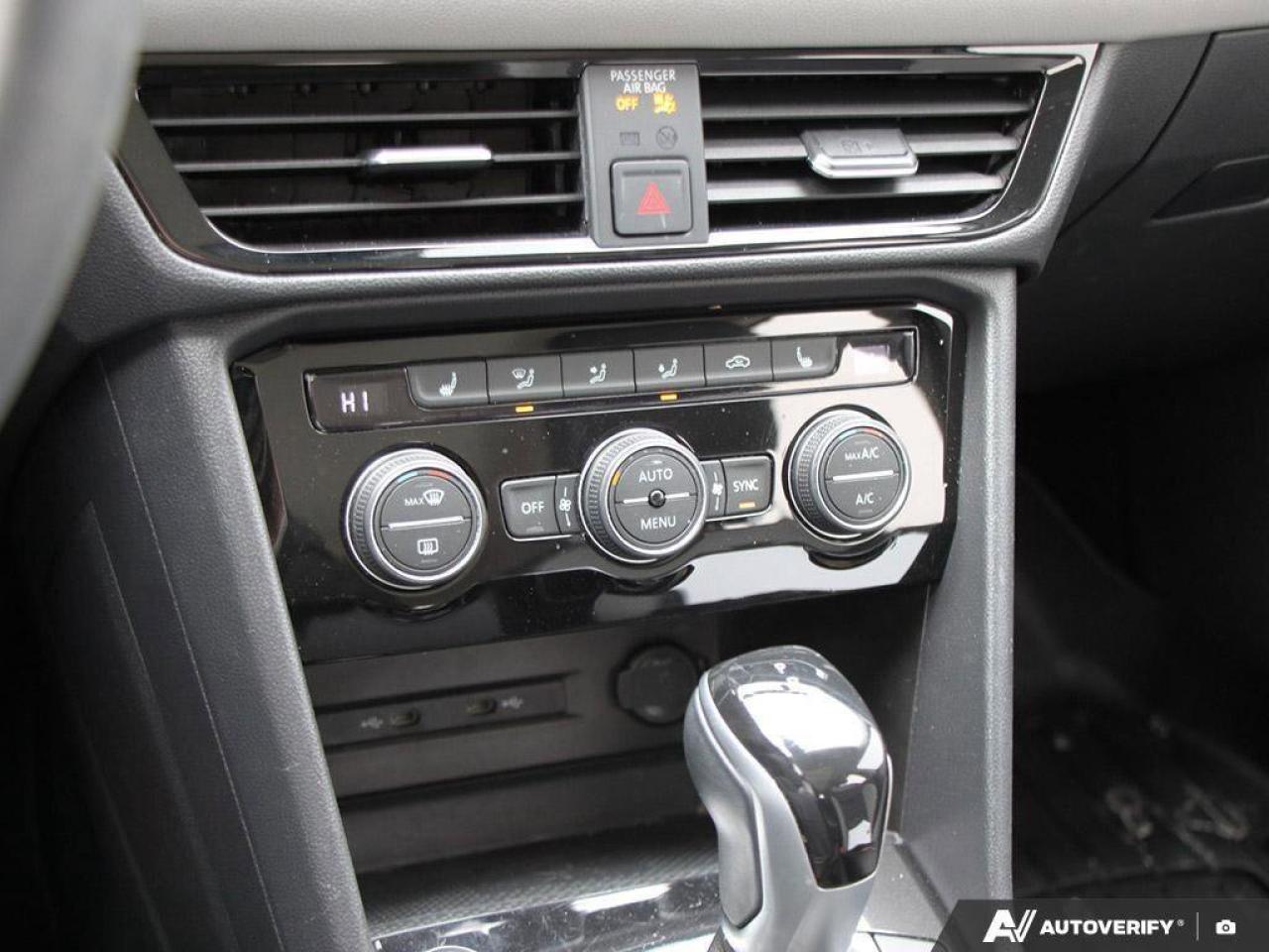 2023 Volkswagen Taos HighlineACCIDENT-FREE, AWD, 19 WHEEL PACK, HTD SEA Photo