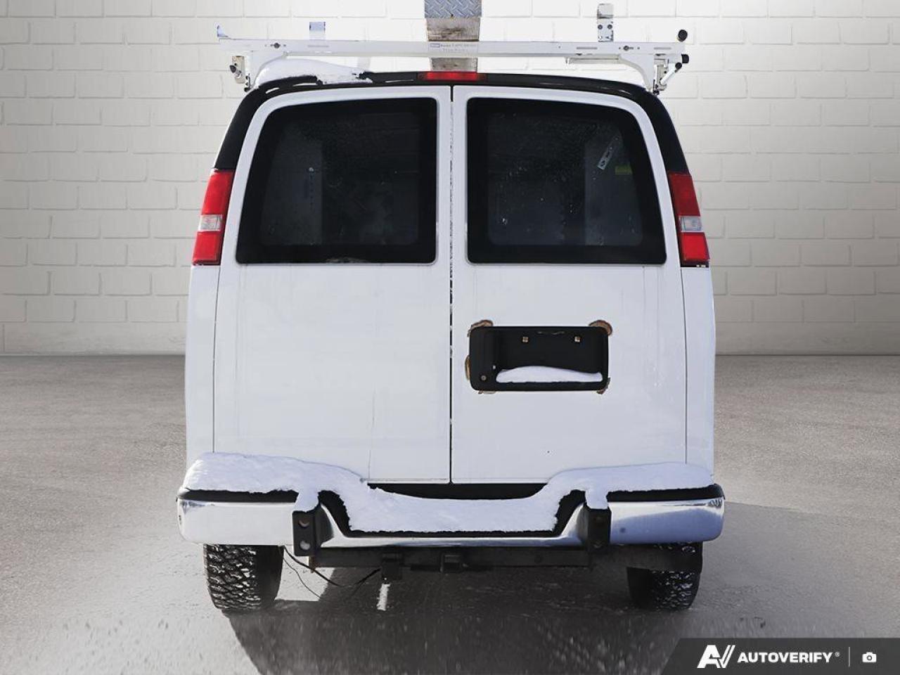 2017 GMC Savana Cargo Van Work Van2500, CARGO VAN, 4.8L V8, RWD, CLOTH, AS-T Photo