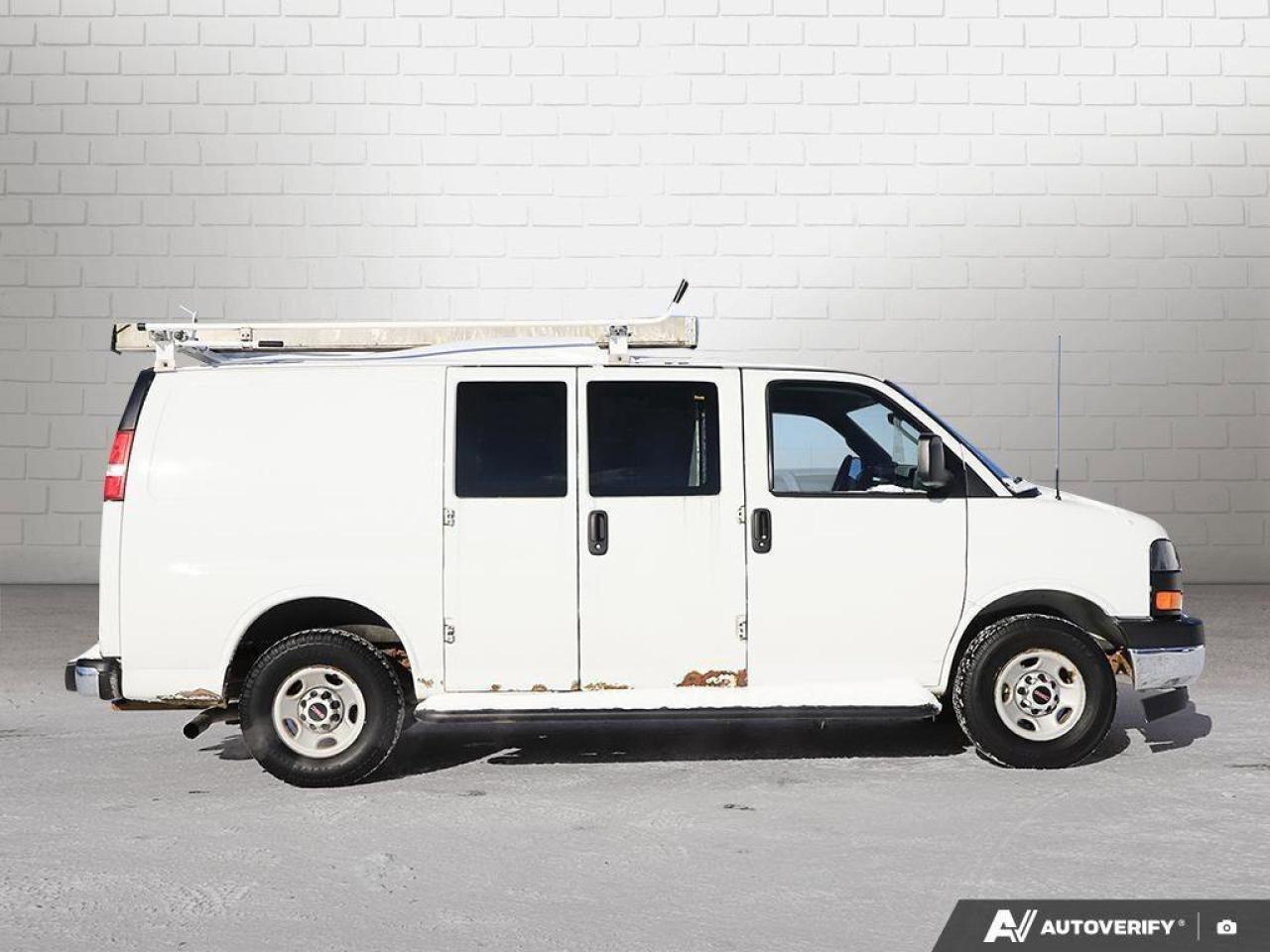 2017 GMC Savana Cargo Van Work Van2500, CARGO VAN, 4.8L V8, RWD, CLOTH, AS-T Photo