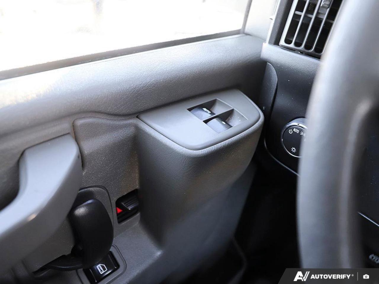 2017 GMC Savana Cargo Van Work Van2500, CARGO VAN, 4.8L V8, RWD, CLOTH, AS-T Photo