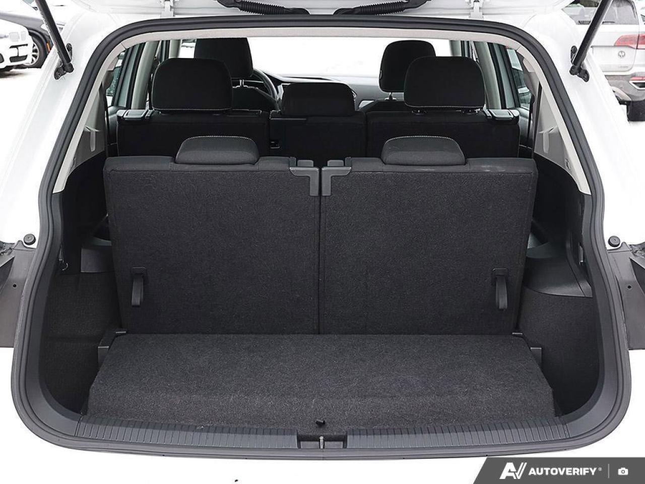 2024 Volkswagen Tiguan TrendlineONE-OWNER, ACCIDENT-FREE, AWD, THIRD ROW Photo