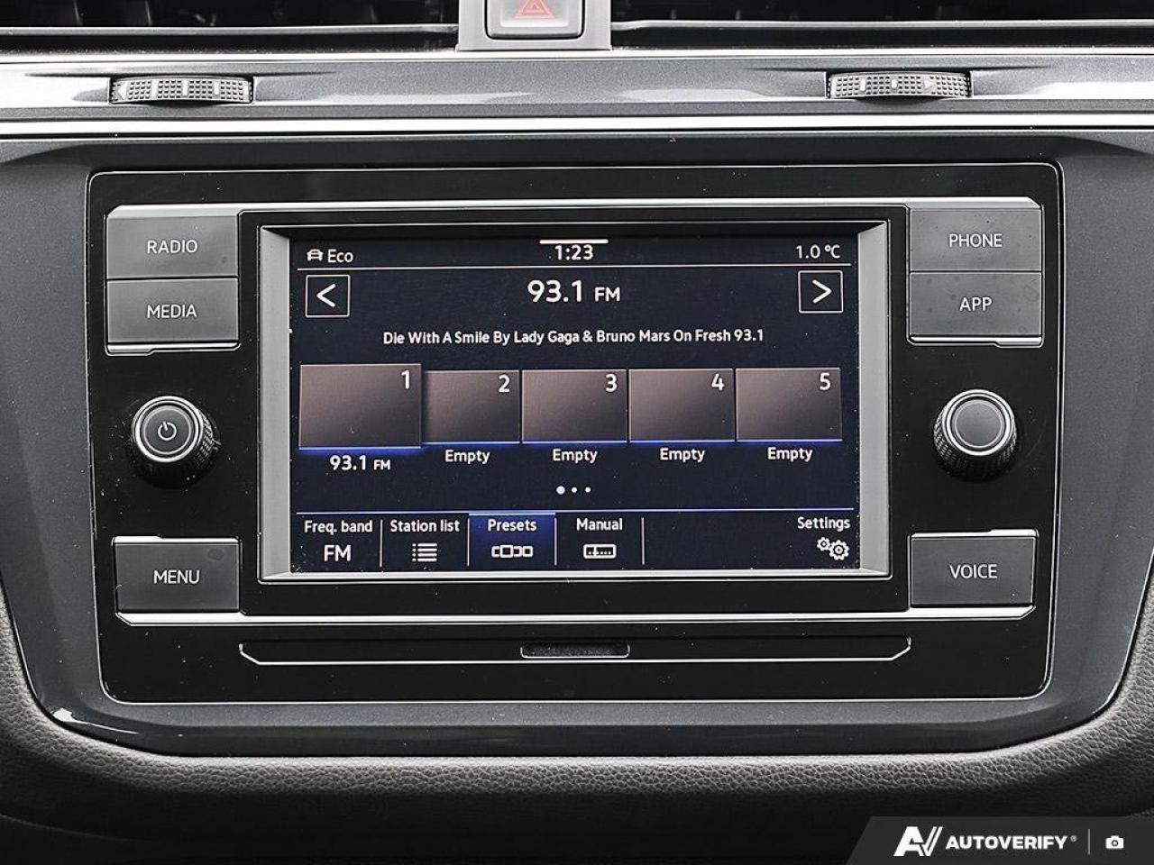 2024 Volkswagen Tiguan TrendlineONE-OWNER, ACCIDENT-FREE, AWD, THIRD ROW Photo