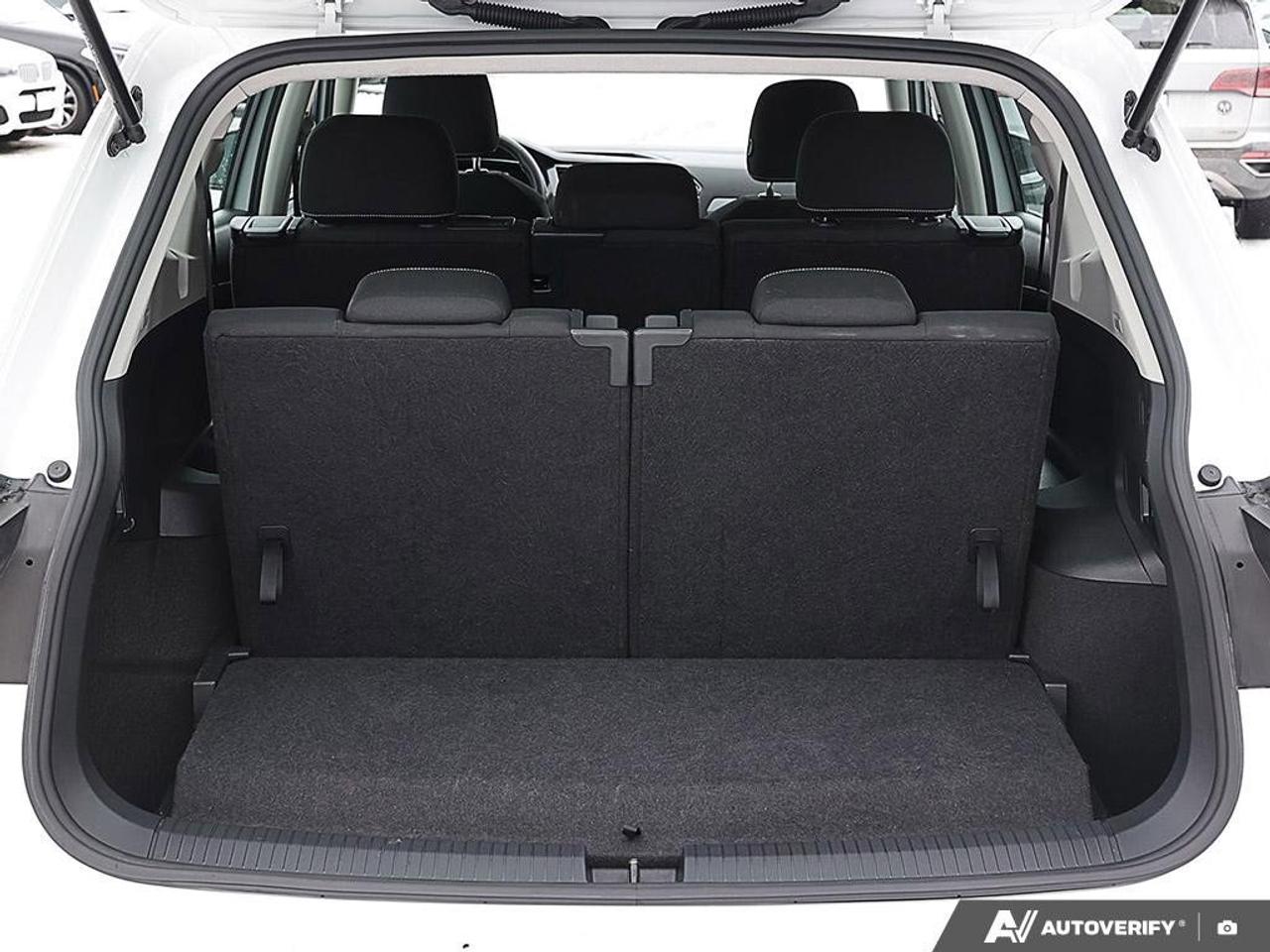 2024 Volkswagen Tiguan TrendlineONE-OWNER, ACCIDENT-FREE, AWD, THIRD ROW Photo