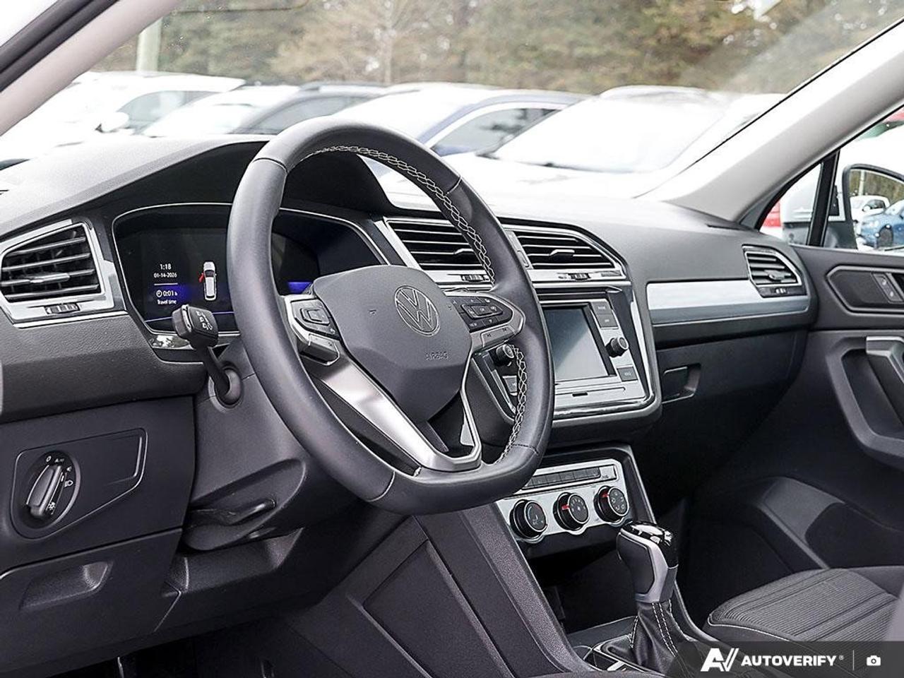 2024 Volkswagen Tiguan TrendlineONE-OWNER, ACCIDENT-FREE, AWD, THIRD ROW Photo