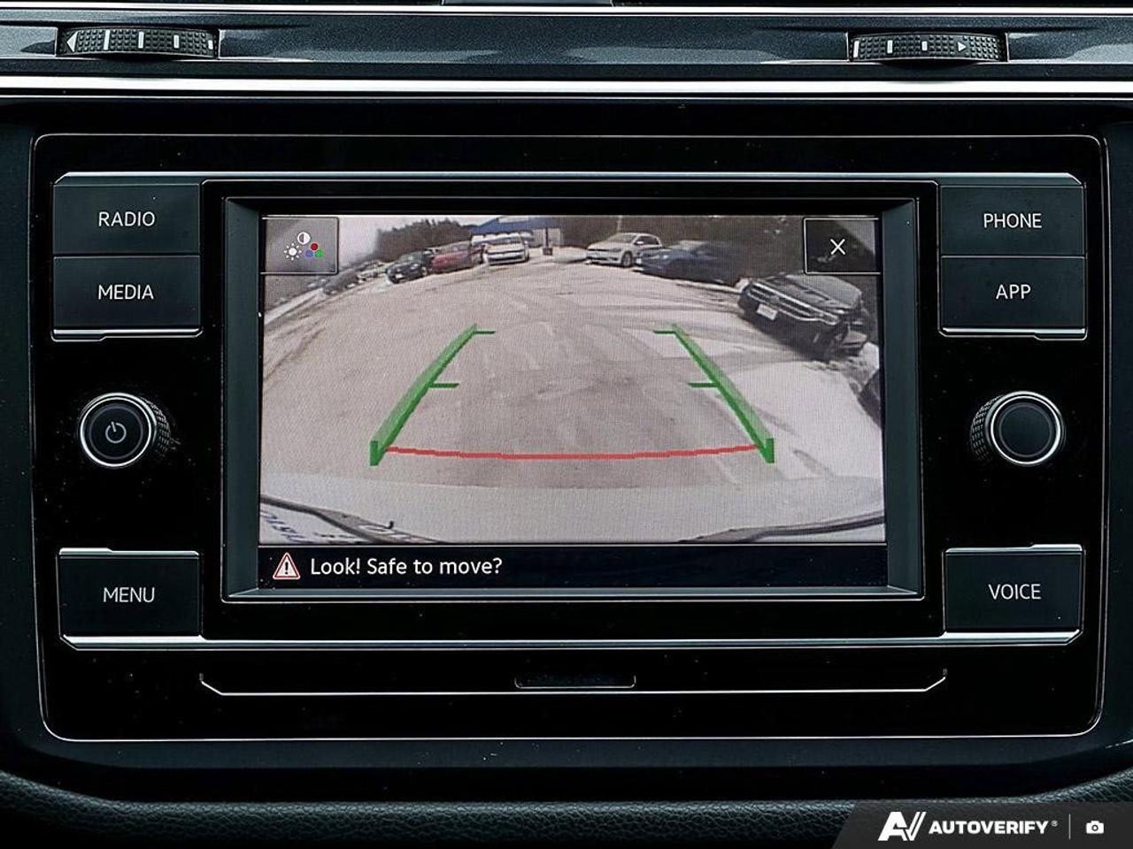 2024 Volkswagen Tiguan TrendlineONE-OWNER, ACCIDENT-FREE, AWD, THIRD ROW Photo