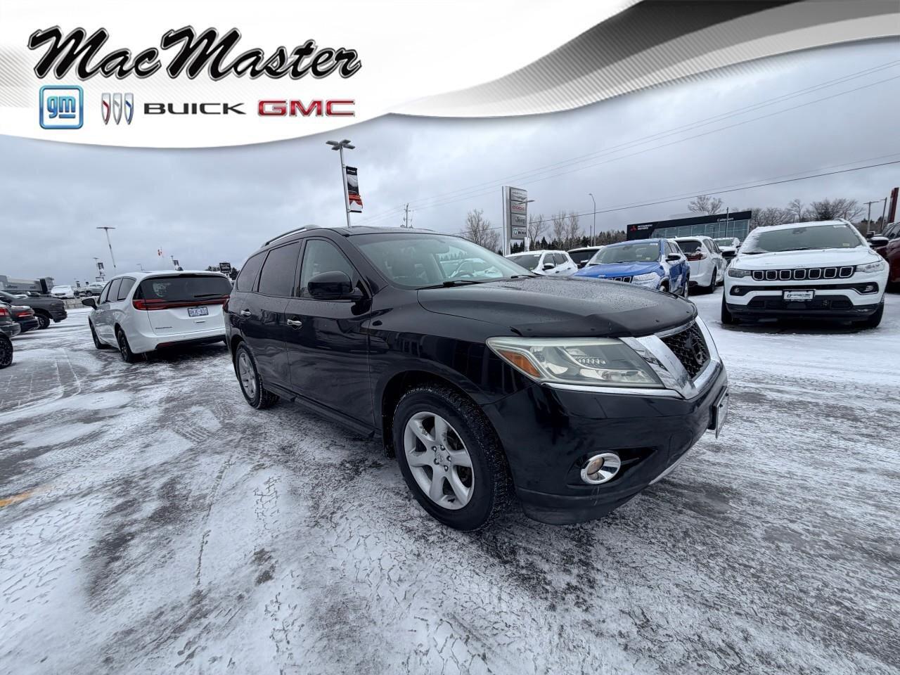 2016 Nissan Pathfinder SVS, 3.5L V6, CVT, AWD, CLOTH, 7-PASSENGER, AS-TRA Photo