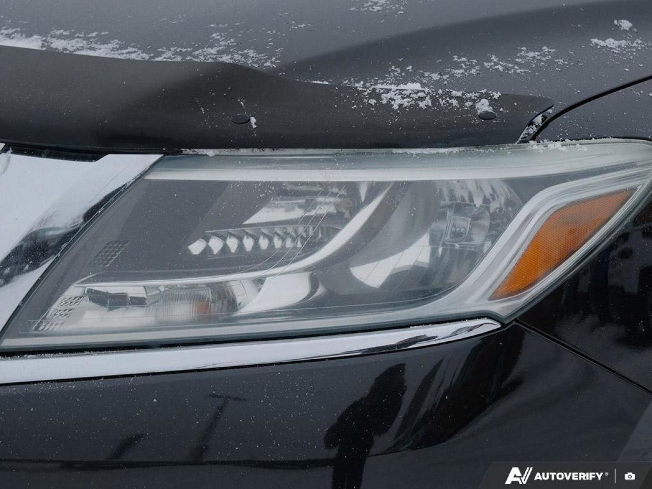 2016 Nissan Pathfinder SVS, 3.5L V6, CVT, AWD, CLOTH, 7-PASSENGER, AS-TRA Photo