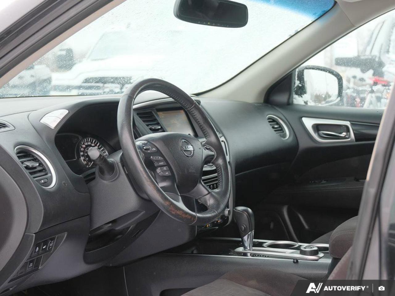 2016 Nissan Pathfinder SVS, 3.5L V6, CVT, AWD, CLOTH, 7-PASSENGER, AS-TRA Photo