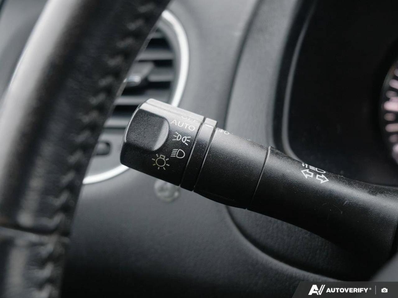 2016 Nissan Pathfinder SVS, 3.5L V6, CVT, AWD, CLOTH, 7-PASSENGER, AS-TRA Photo