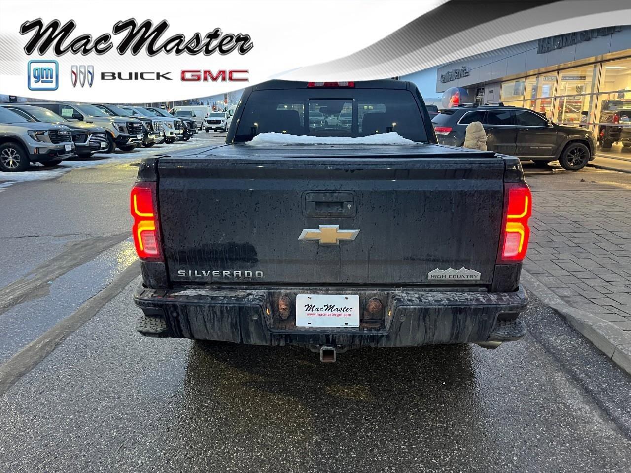 2018 Chevrolet Silverado 1500 4WD Crew Cab 143.5  High Country Photo4