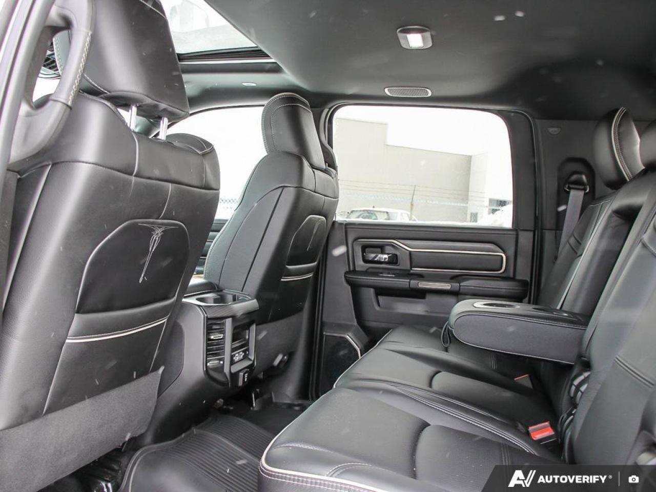 2022 RAM 2500 LimitedLIMITED, 6.7L CUMMINS DIESEL, 4X4, MEGA CAB Photo