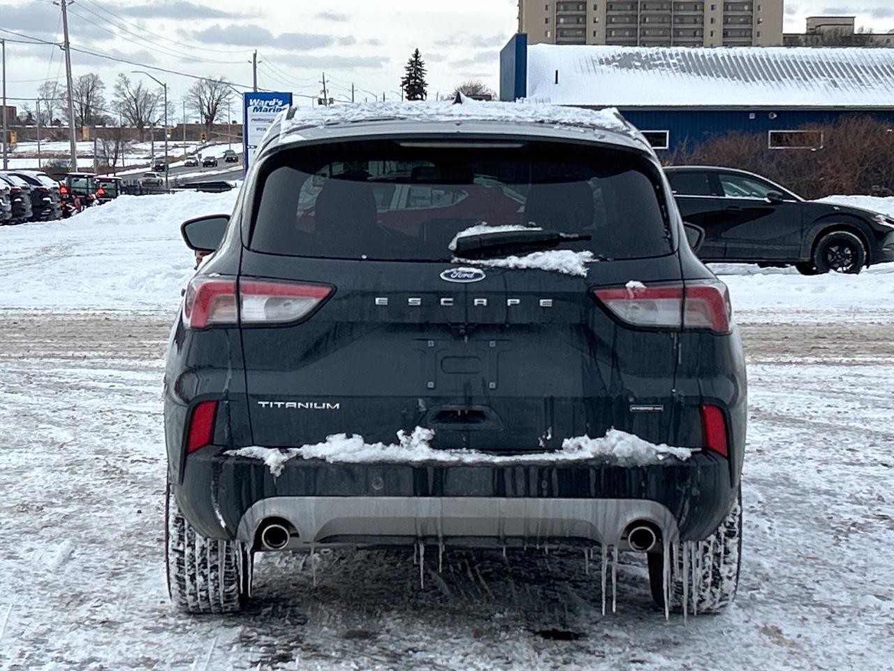 2022 Ford Escape Titanium Hybrid AWD Photo3