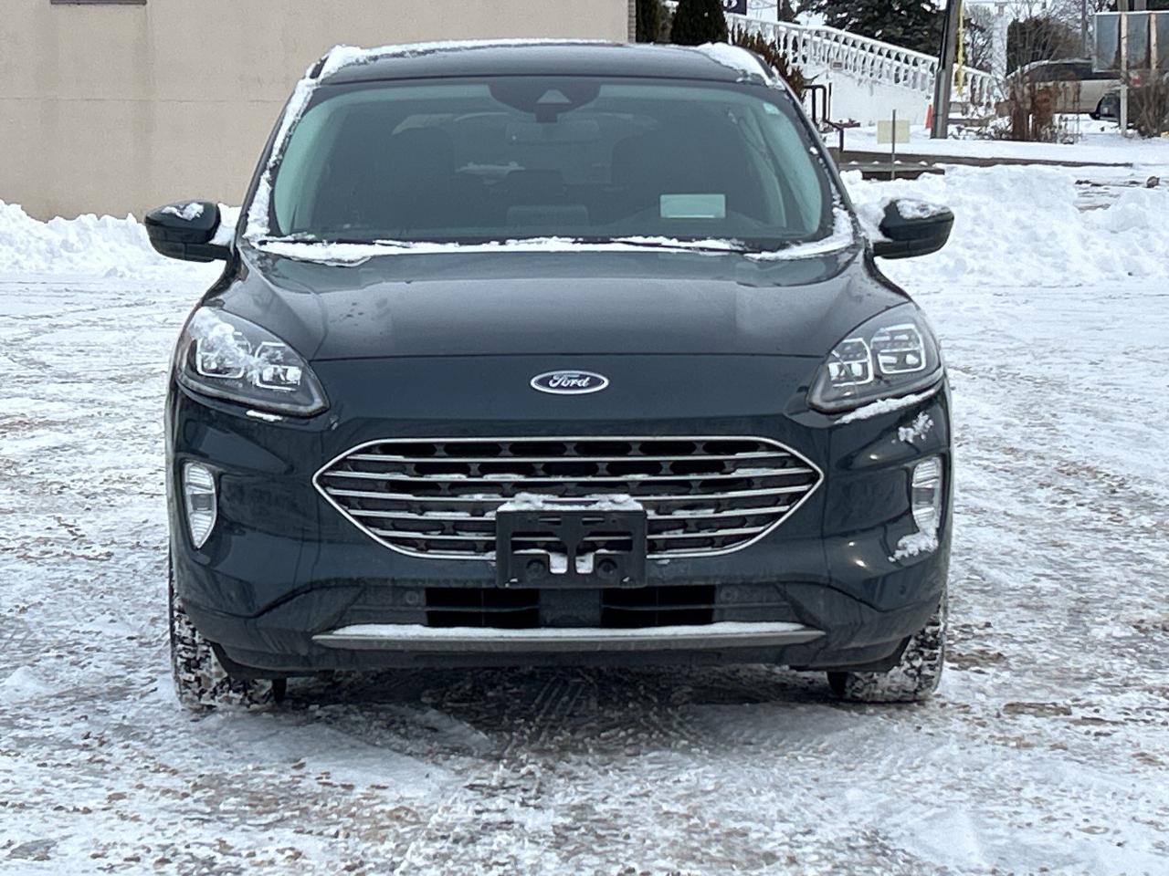 2022 Ford Escape Titanium Hybrid AWD Photo