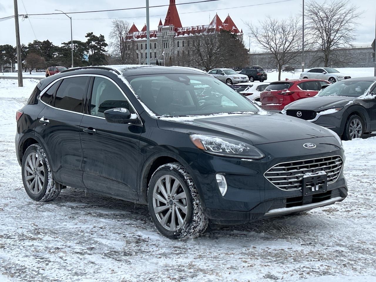 2022 Ford Escape Titanium Hybrid AWD Photo