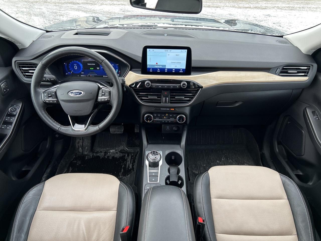 2022 Ford Escape Titanium Hybrid AWD Photo