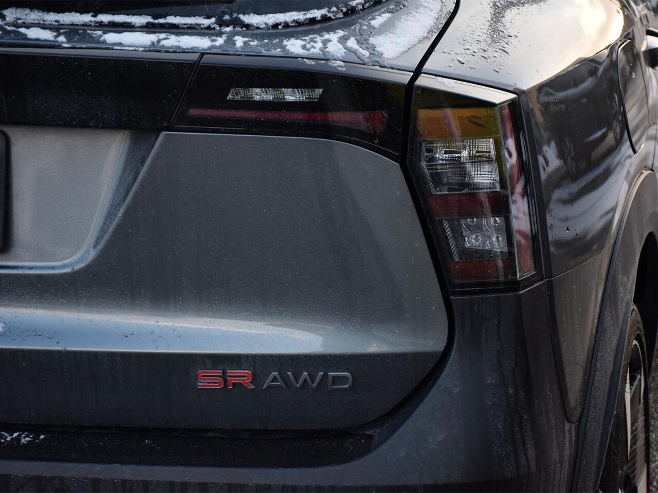 2025 Nissan Kicks SR AWD, DEMO CLEARANCE !! Photo