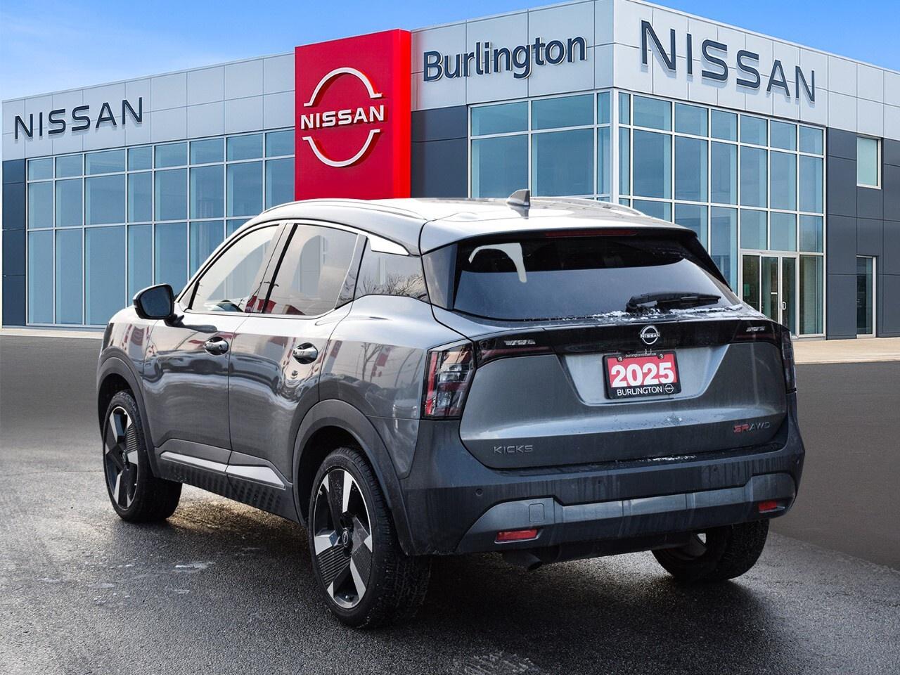 2025 Nissan Kicks SR AWD, DEMO CLEARANCE !! Photo