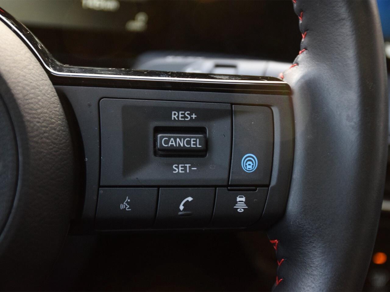 2025 Nissan Kicks SR AWD, DEMO CLEARANCE !! Photo