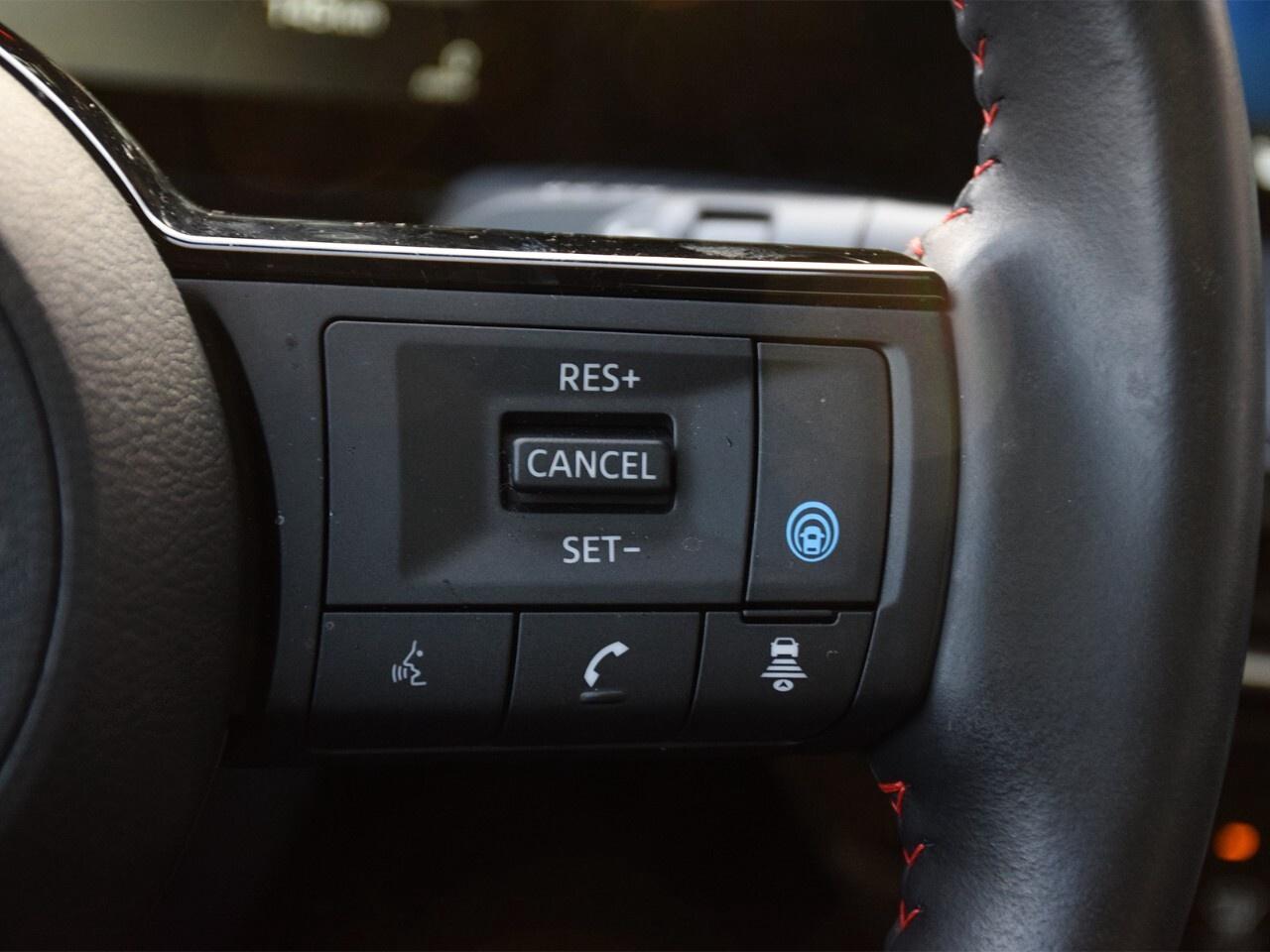 2025 Nissan Kicks SR AWD, DEMO CLEARANCE !! Photo