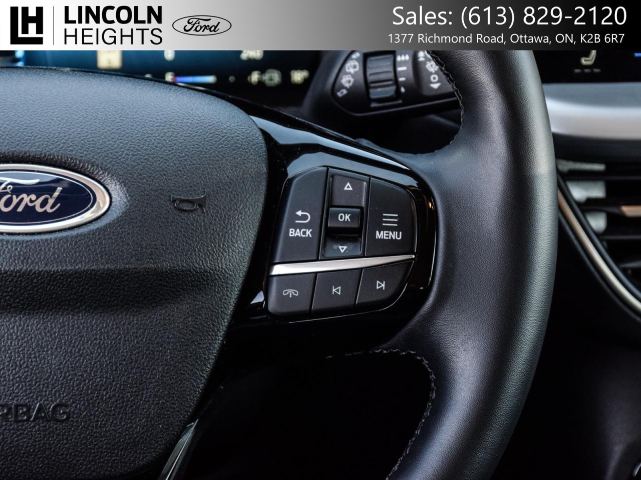 2024 Ford Escape PLATINUM AWD 2.0L Photo