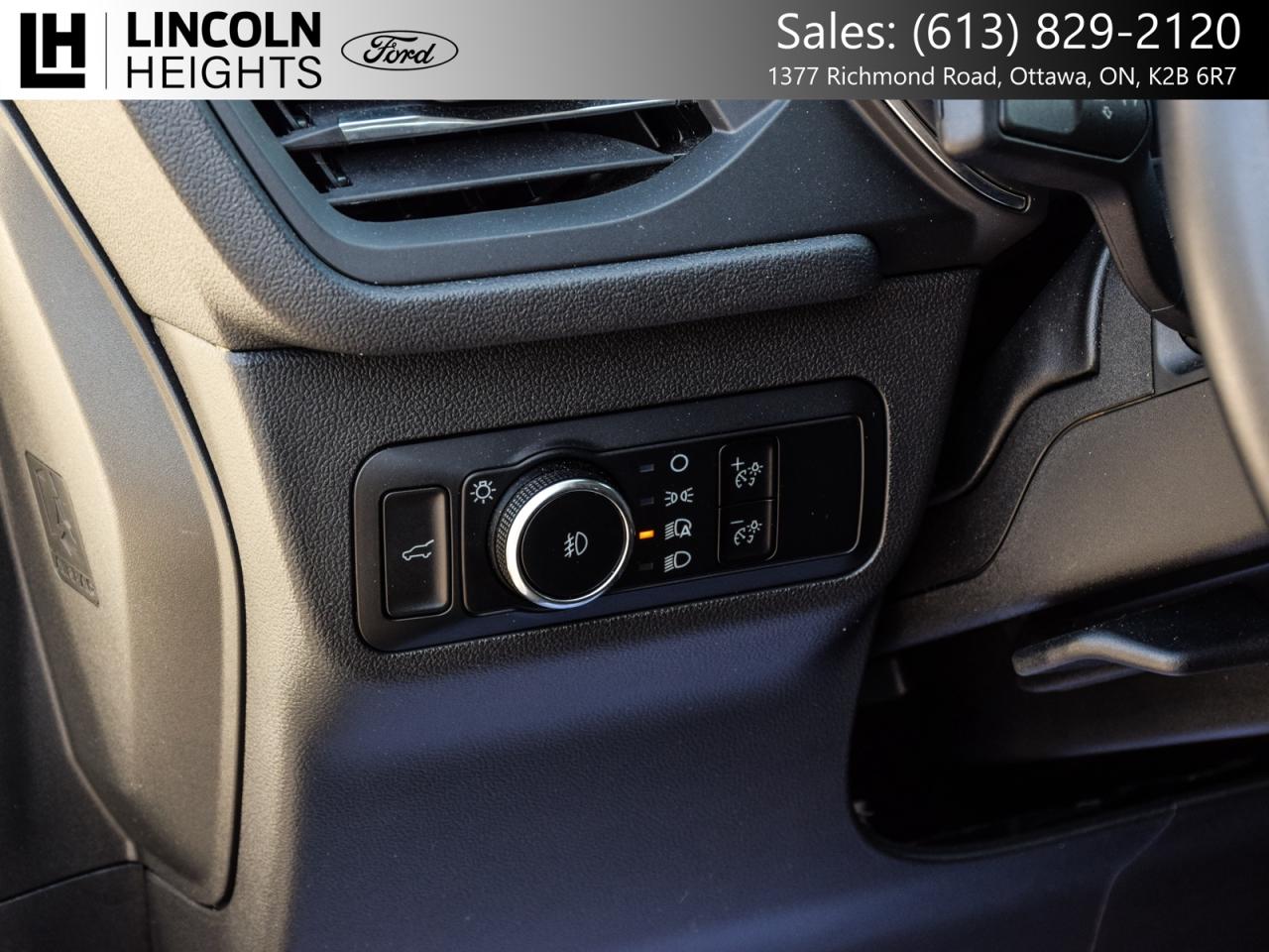 2024 Ford Escape PLATINUM AWD 2.0L Photo