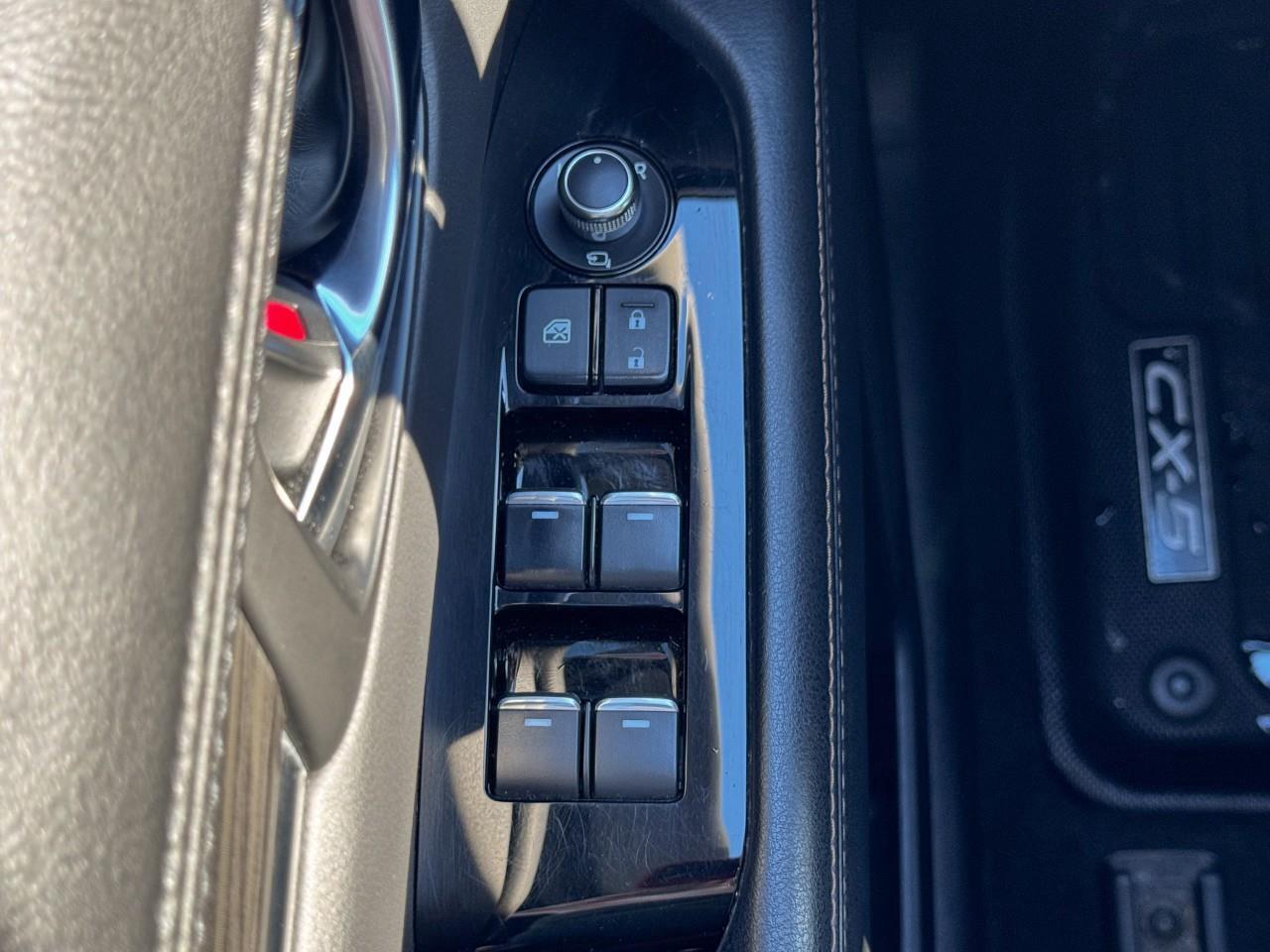 2023 Mazda CX-5 GT Photo