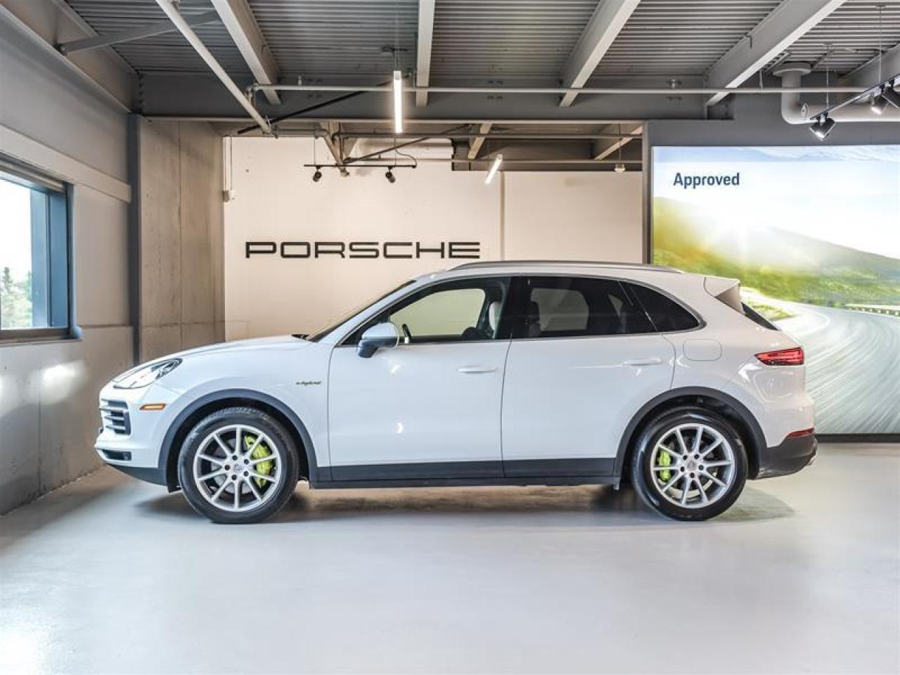 2022 Porsche Cayenne E-Hybrid Photo