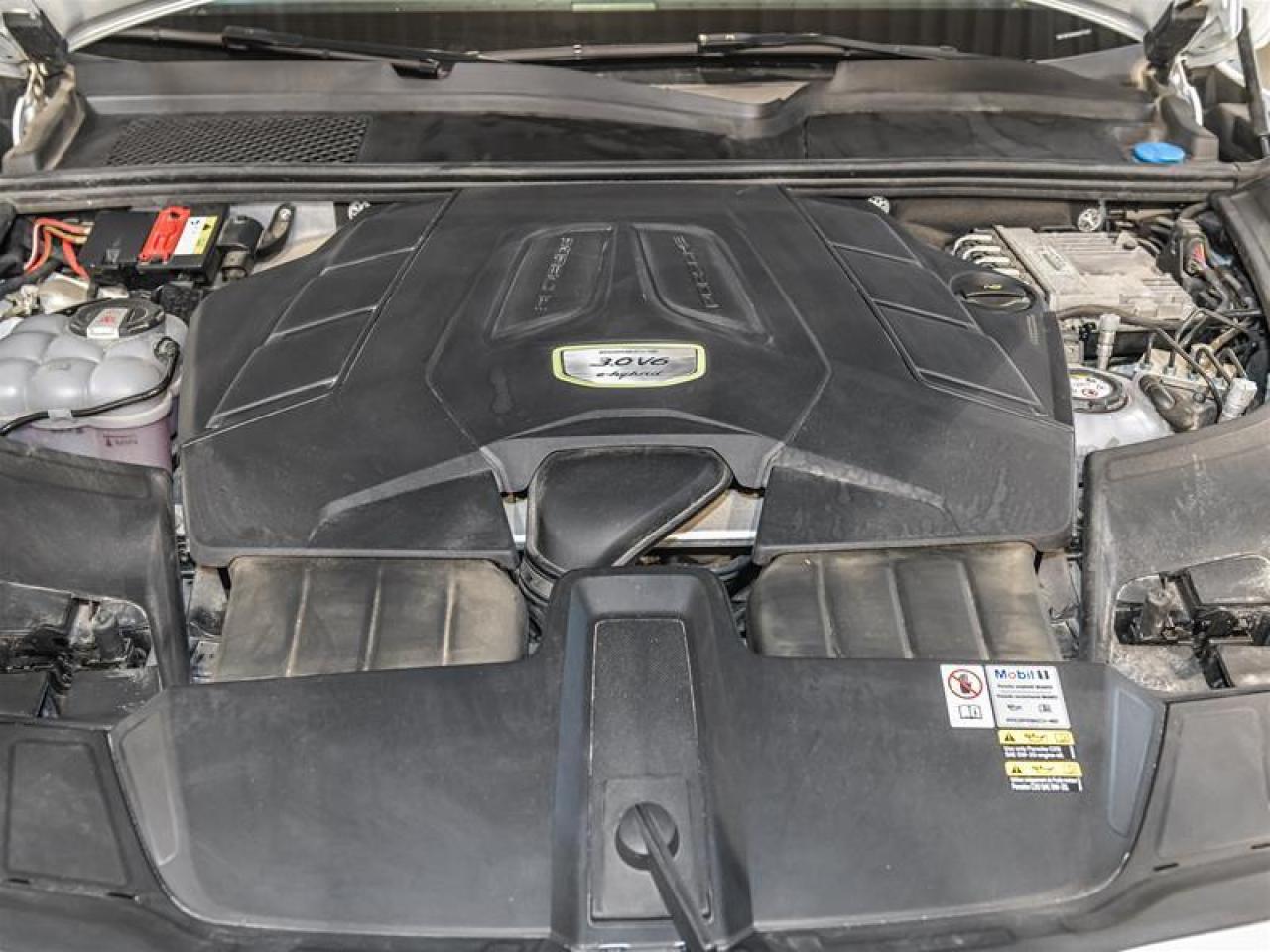 2022 Porsche Cayenne E-Hybrid Photo