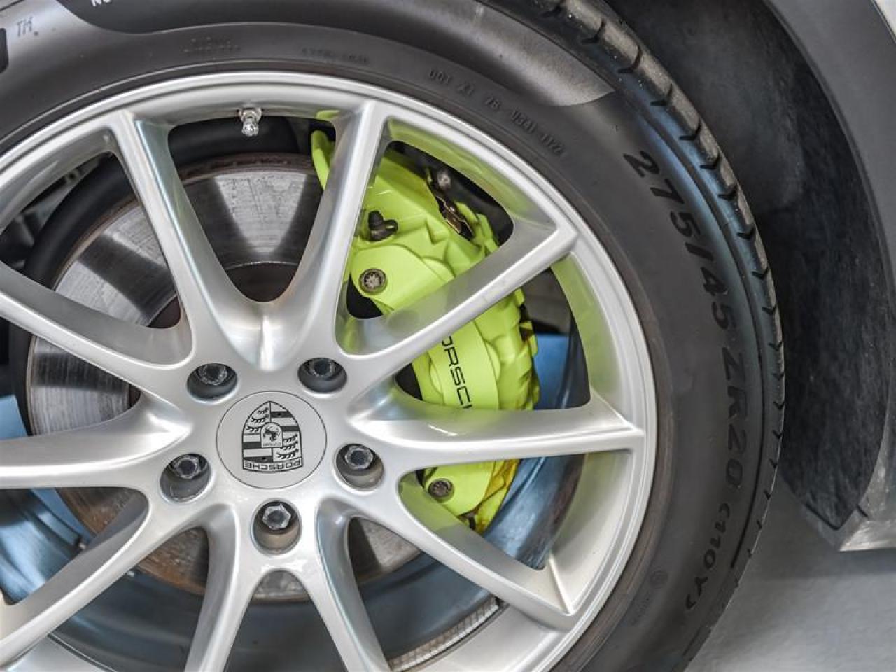 2022 Porsche Cayenne E-Hybrid Photo