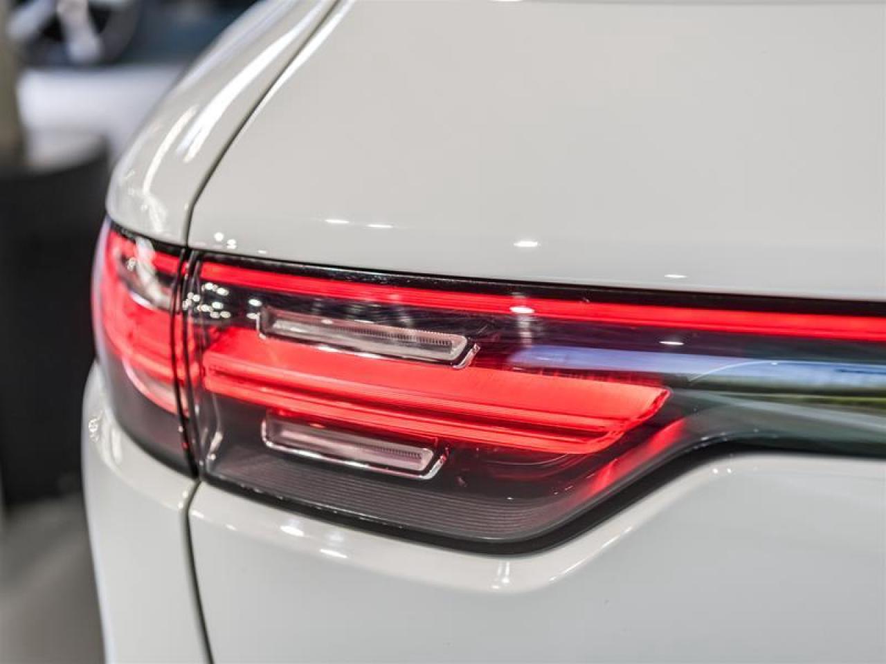 2022 Porsche Cayenne E-Hybrid Photo