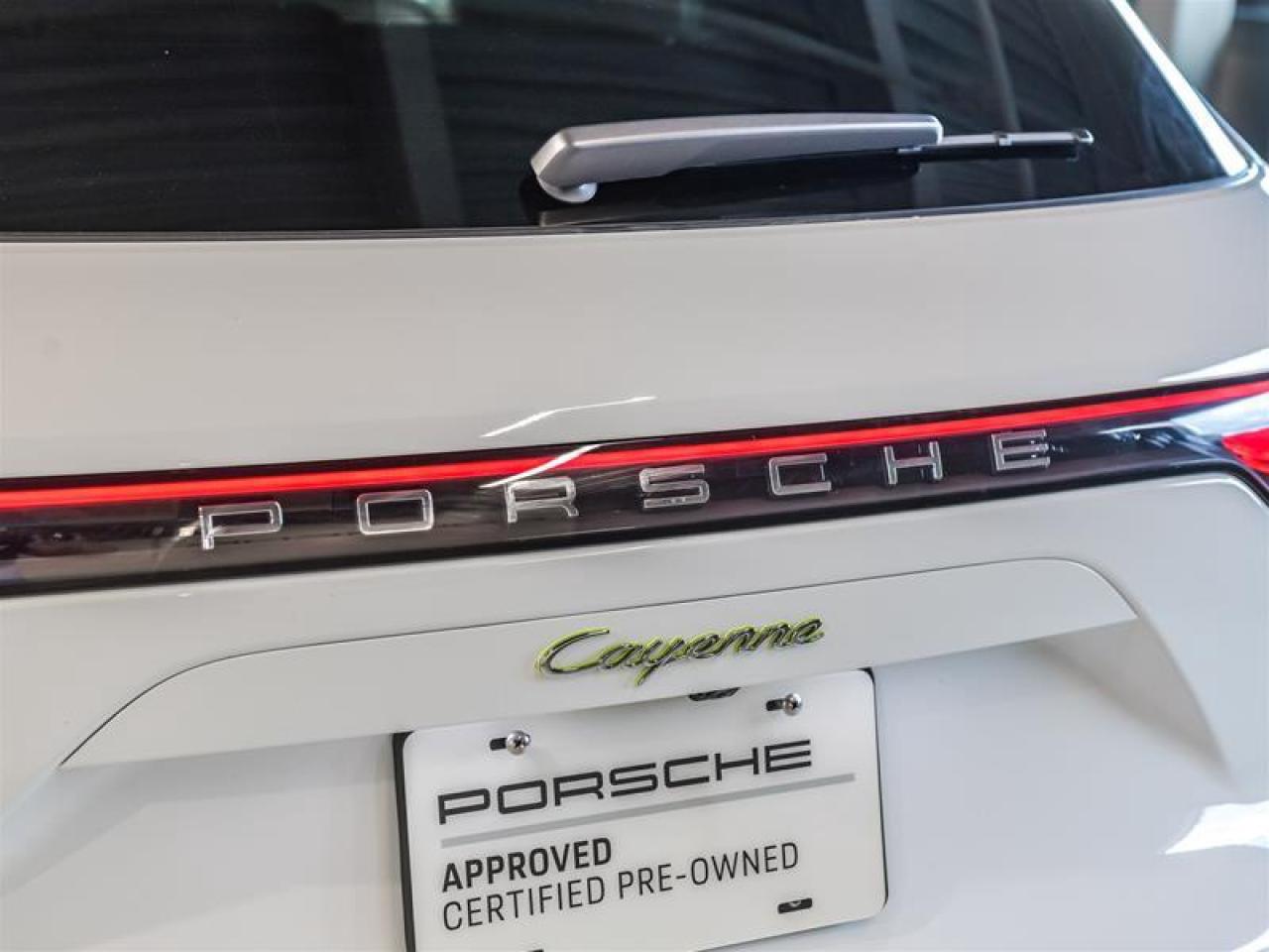 2022 Porsche Cayenne E-Hybrid Photo